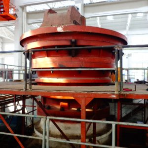 Gyratory crusher